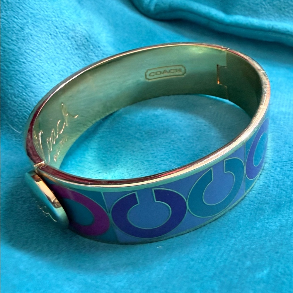 RARE VINTAGE COACH ENAMEL SIGNATURE CC LOGO HINGED BANGLE - Picture 1 of 11